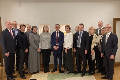 Дипломати от страни от ЕС в Минск се срещнаха с Наталия Пинчук - съпруга на носителя на Нобеловата награда за мир Алес Бялатски